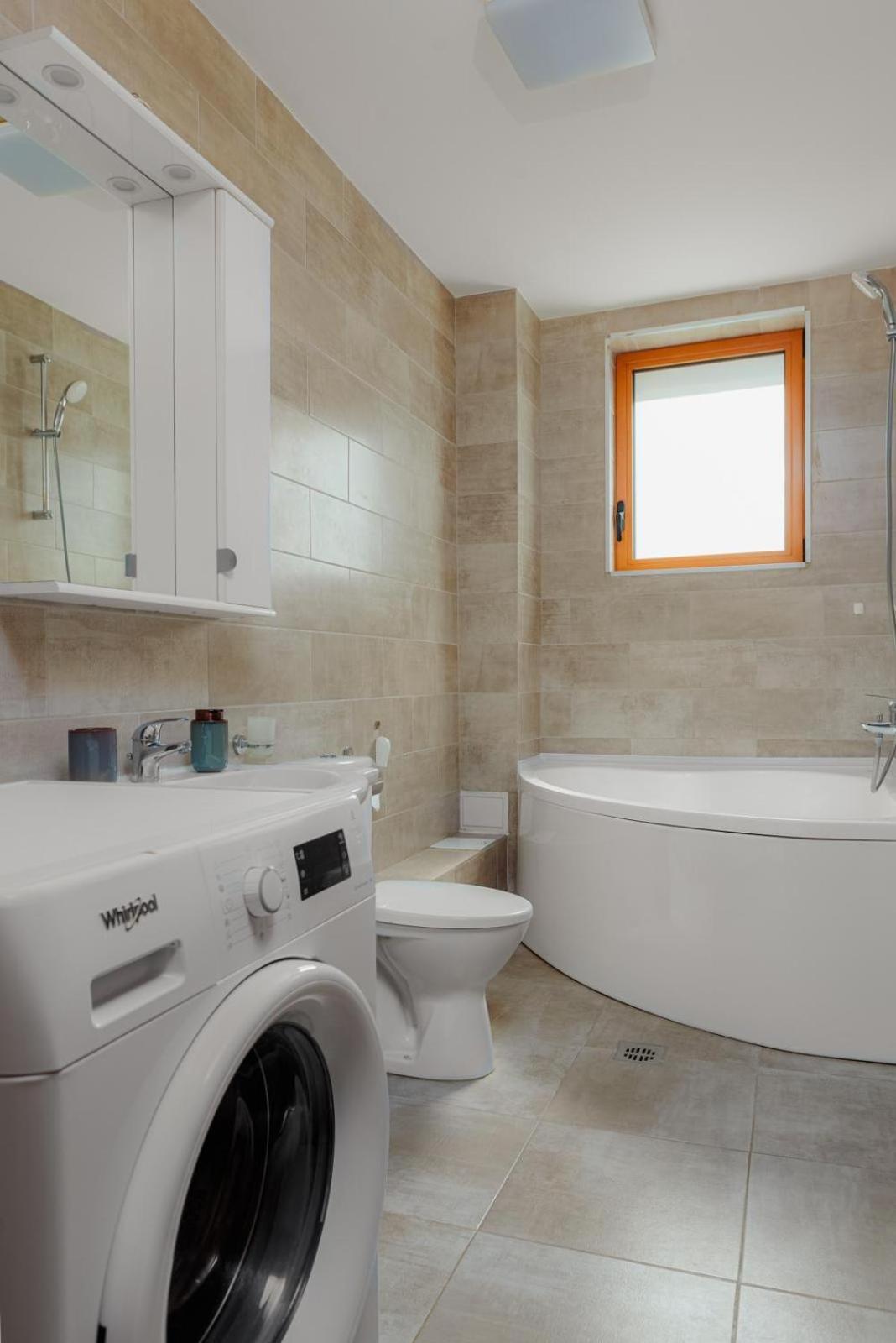 Heart Of Downtown 3 Rooms Apartment Self Check In Bucarest Esterno foto