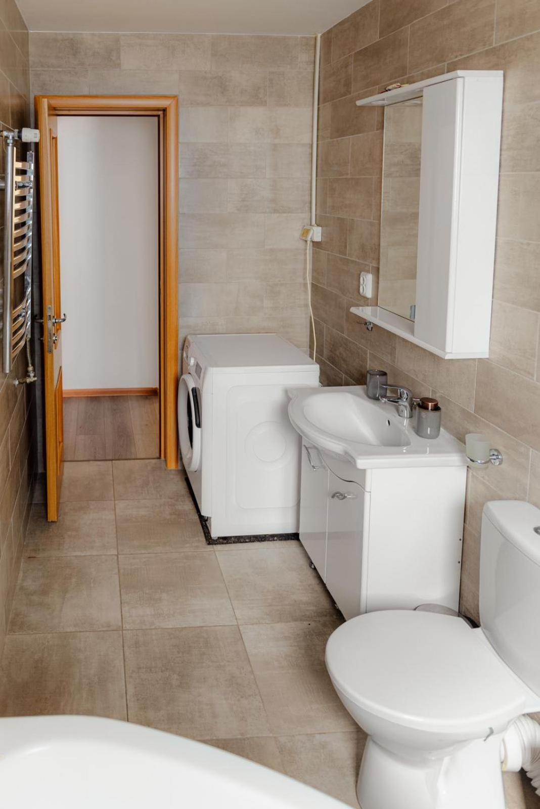 Heart Of Downtown 3 Rooms Apartment Self Check In Bucarest Esterno foto