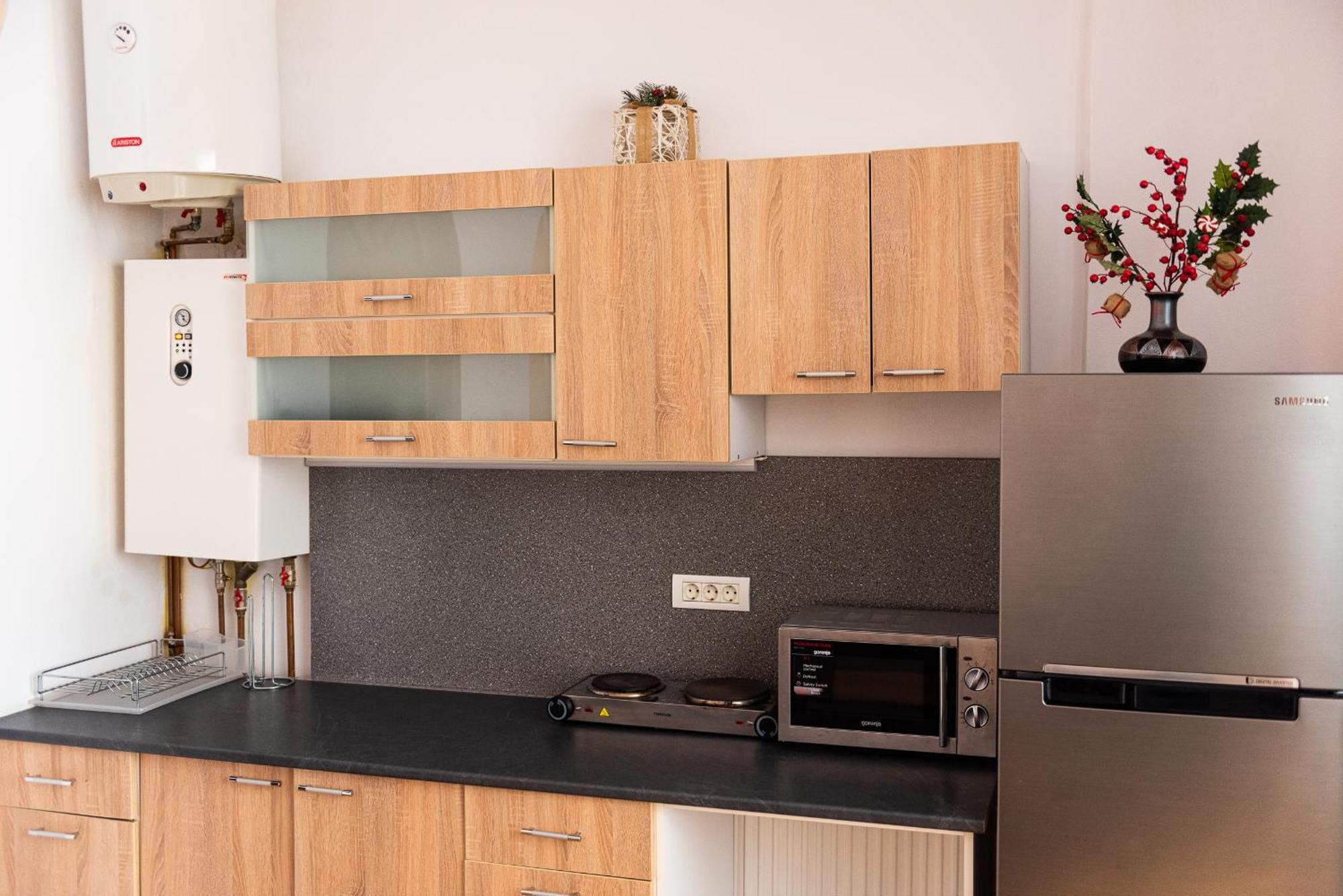 Heart Of Downtown 3 Rooms Apartment Self Check In Bucarest Esterno foto
