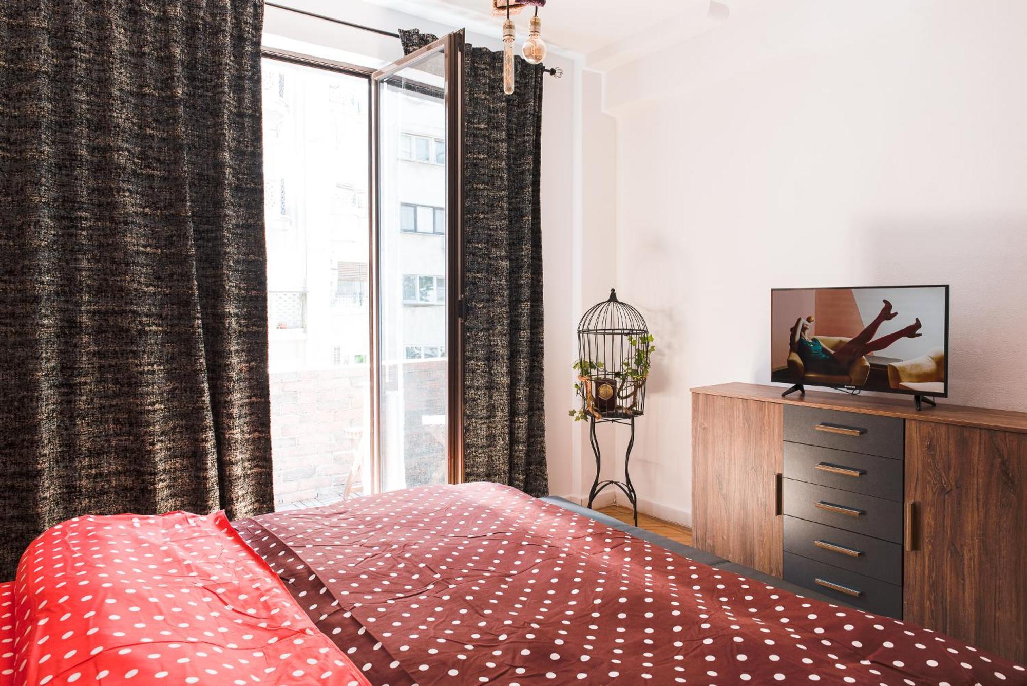 Heart Of Downtown 3 Rooms Apartment Self Check In Bucarest Esterno foto