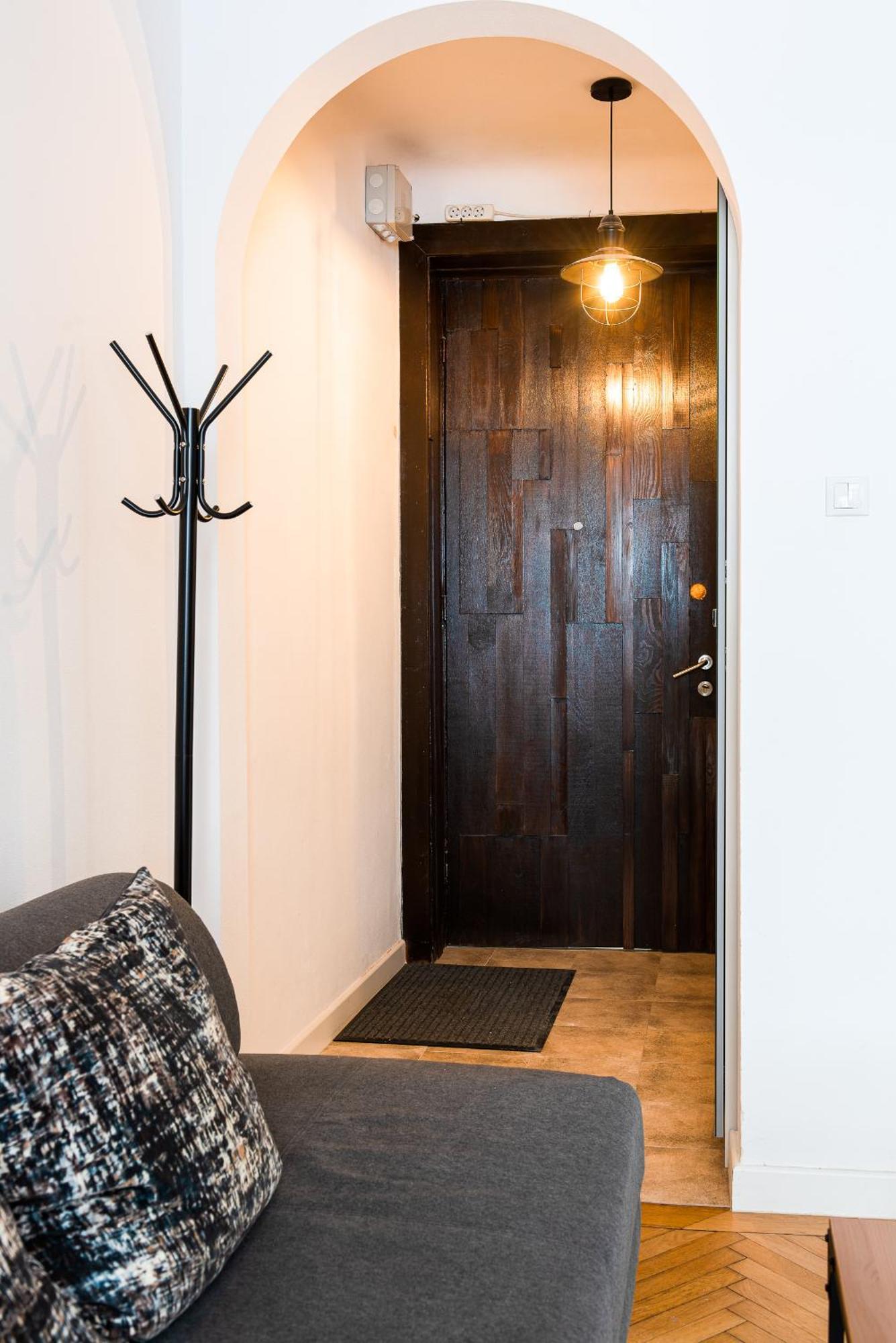 Heart Of Downtown 3 Rooms Apartment Self Check In Bucarest Esterno foto